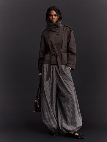 Bershka Jacke in Braun