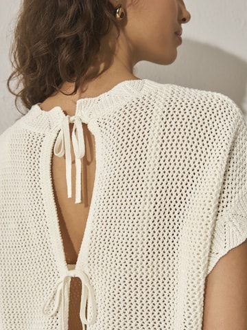 Pulover de la Next pe bej