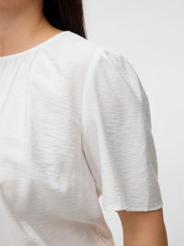 Haut 'FLORES ' Vero Moda Curve en blanc