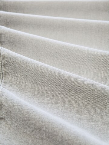 TOM TAILOR DENIM Tapered Jeans in Grau