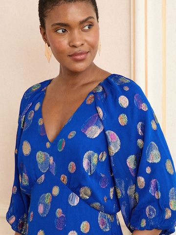 Rochie de la love & roses pe albastru