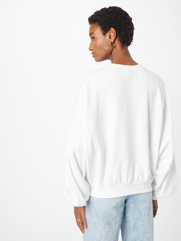 Urban Classics Sweatshirt i vit