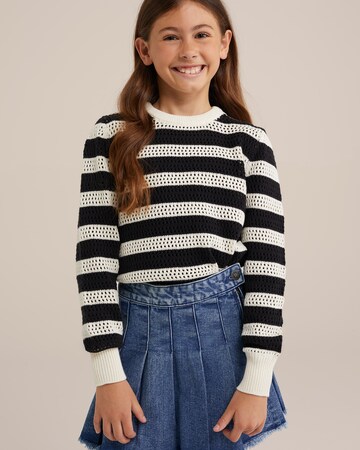 WE Fashion Sweater in Black