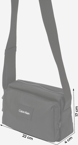 Calvin Klein Tasche 'Must' in Schwarz