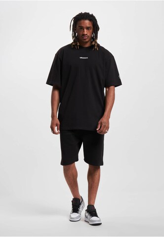 ROCAWEAR Regular Pants in Black