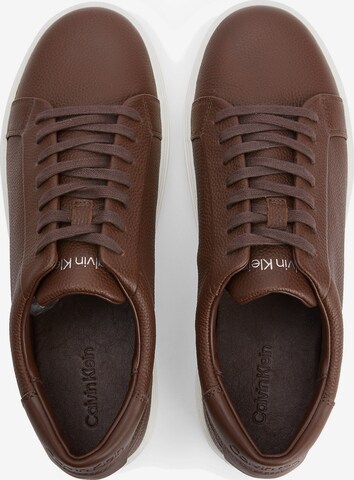 Calvin Klein Sneaker in Braun