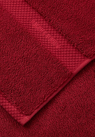 Ralph Lauren Home Towel 'AVENUE' in Red