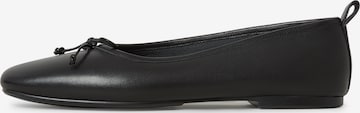 Ballerines CESARE GASPARI en noir : devant