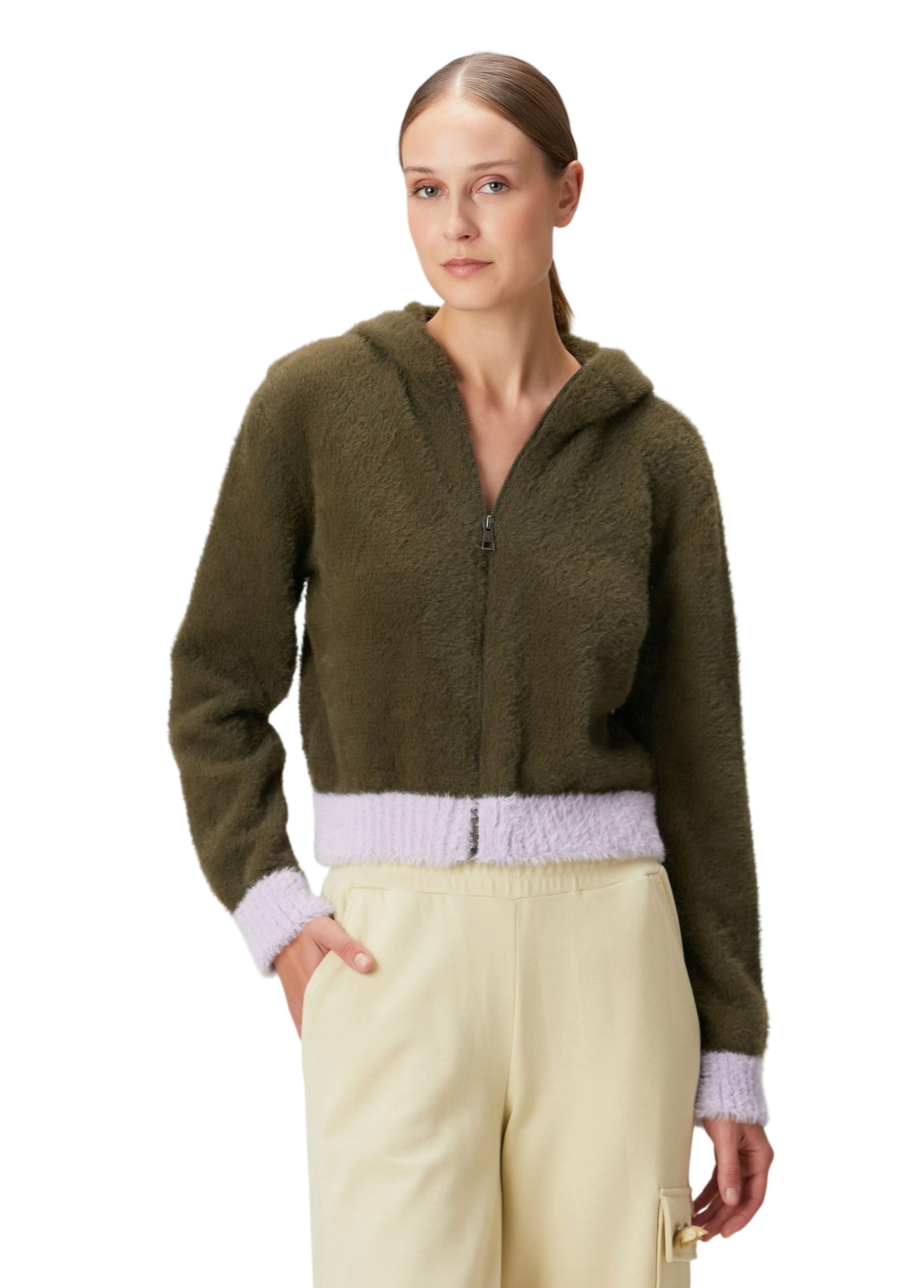 BASSIGUE Strickjacke in Grün: Vorderseite