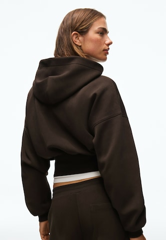 Bershka Tepláková bunda - Hnedá