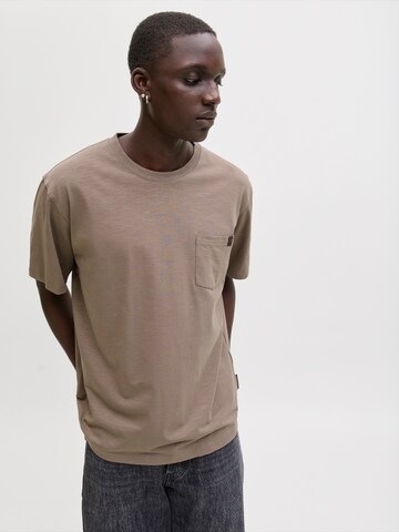 JACK & JONES T-Shirt 'JJEdover' in Braun