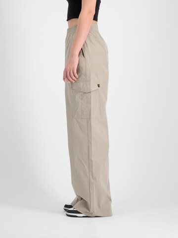 ALPHA INDUSTRIES Loose fit Cargo trousers in Beige