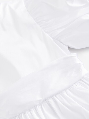 Robe Next en blanc