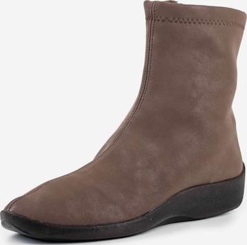 Arcopedico Ankle Boots in Brown: front