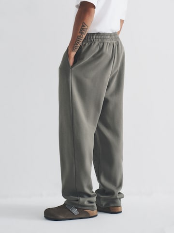 The Set Loosefit Λειτουργικό παντελόνι σε ανάμεικτα χρώματα