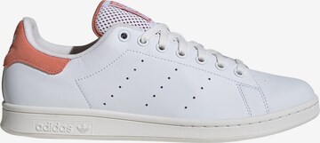 Baskets basses ADIDAS ORIGINALS en blanc