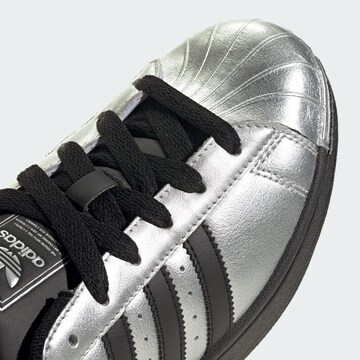 Baskets basses 'Superstar II' ADIDAS ORIGINALS en argent