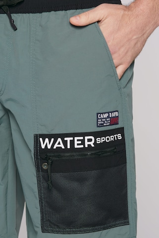 Pantaloncini da bagno di CAMP DAVID in verde