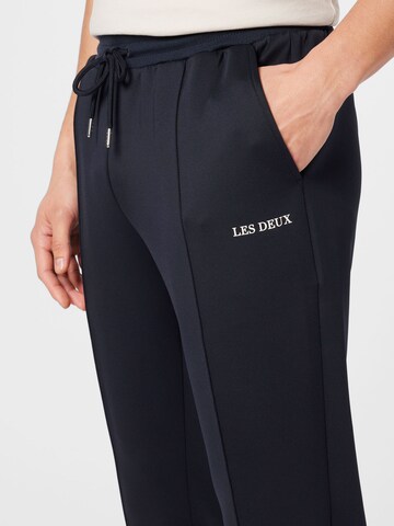 Les Deux Regular Broek in Blauw