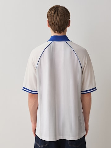 T-Shirt Next en blanc