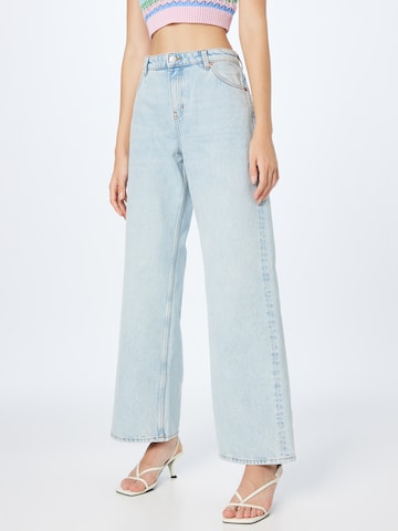 Monki Wide leg Jeans in Blue: front