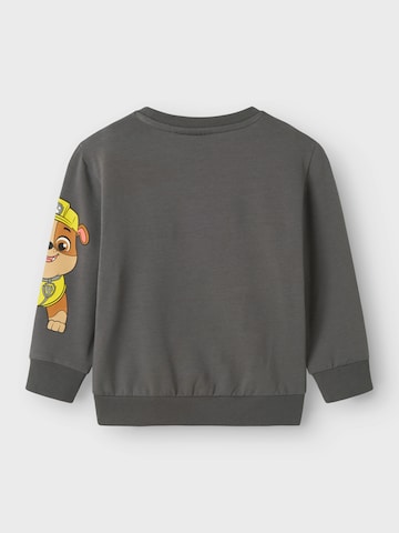 NAME IT Sweatshirt 'NMMJONCE PAW' in Grey