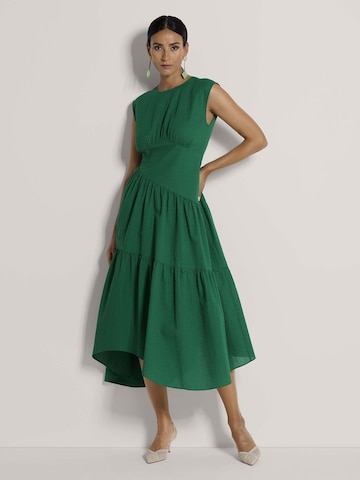 MADELEINE Kleid in Grün: Vorderseite