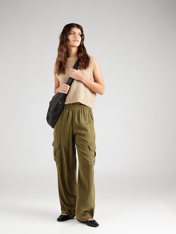 ONLY Loose fit Cargo Pants 'KENYA' in Green