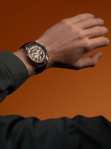 Montre à affichage analogique TIMBERLAND en or : devant