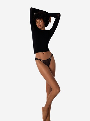 String di ETAM in nero