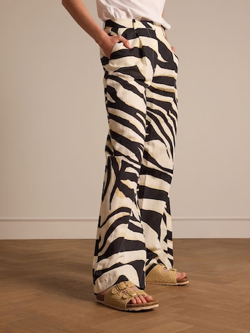 MANFIELD Muiltjes in Beige: voorkant
