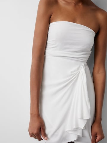 Pull&Bear Letní šaty – bílá