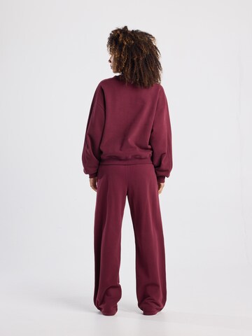 America Today Sweatshirt in Red