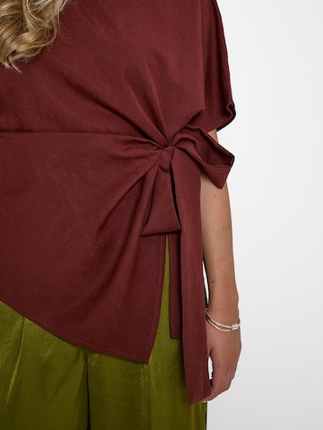 Haut 'Rebecca' Peppercorn en rouge