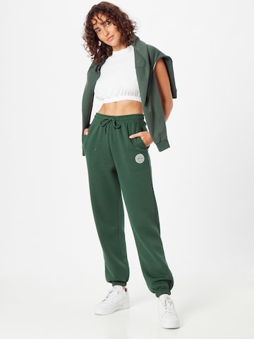 Tapered Pantaloni 'Megan Atlanta' de la Daisy Street pe verde