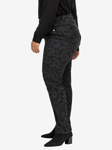 SHEEGO Slim fit Pants in Black