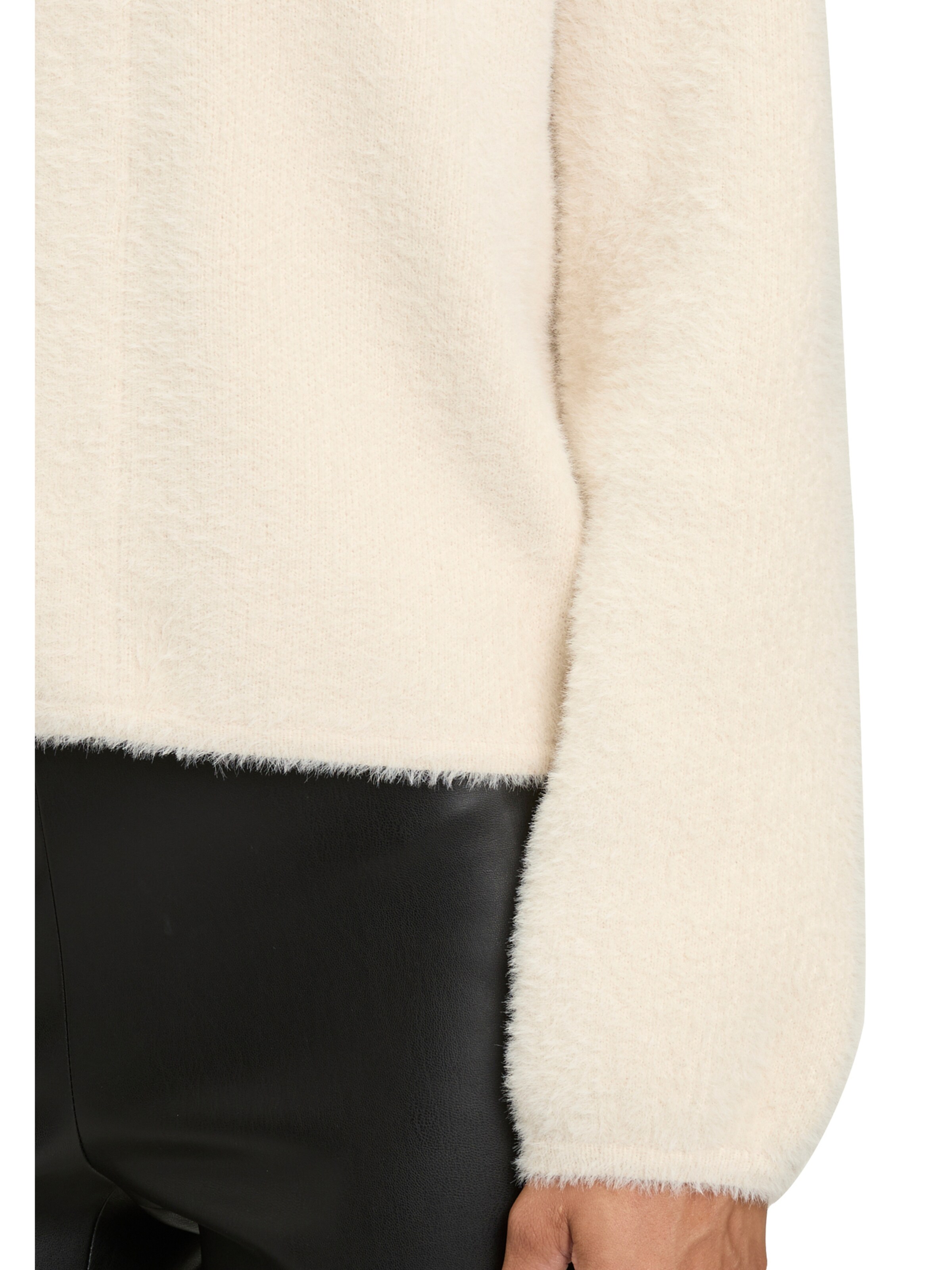 Betty Barclay Knit cardigan in Beige