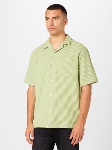 Fit confort Chemise TOPMAN en vert : devant