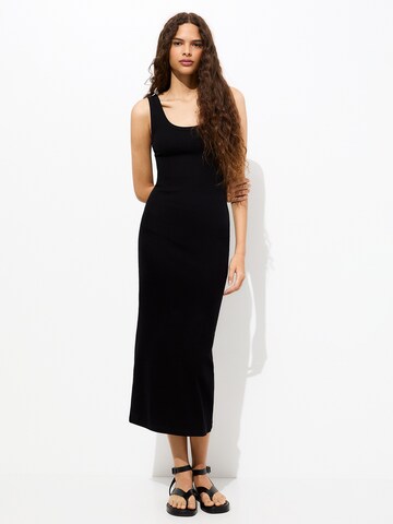 Pull&Bear Kleid in Schwarz