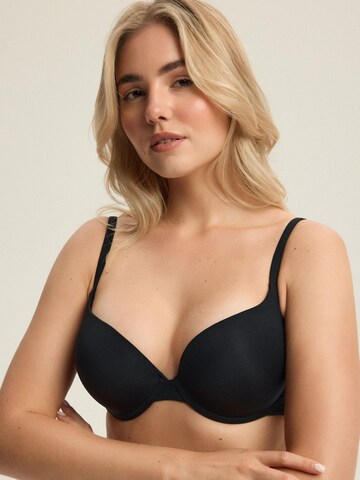 Push-up Reggiseno 'Super-Push-up-BH Arien, nahtlos, glatte T-Shirt-Cups' di ESOTIQ in nero: frontale