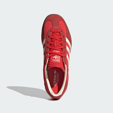 Baskets basses 'Gazelle' ADIDAS ORIGINALS en rouge