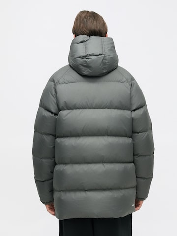 Nike Sportswear Vinterjacka 'CLUB 550' i grå