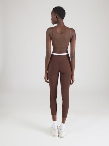 Abercrombie & Fitch Skinny Športové nohavice 'STUDIOFLEX CLASSIC' - Hnedá