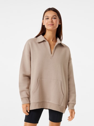 Sweat-shirt Bershka en gris : devant