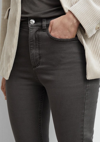 COMMA Flared Jeans 'Emma' in Braun