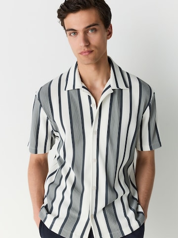 Next - Regular Fit Camisa em cinzento: frente