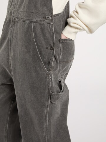 DICKIES Loosefit Farkkuhaalari 'Classic' värissä harmaa