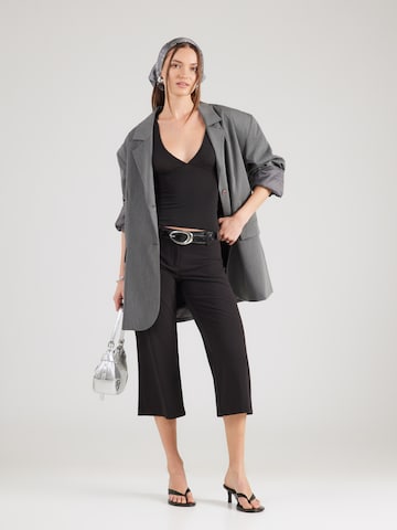 Top 'Pia' di WEEKDAY in nero