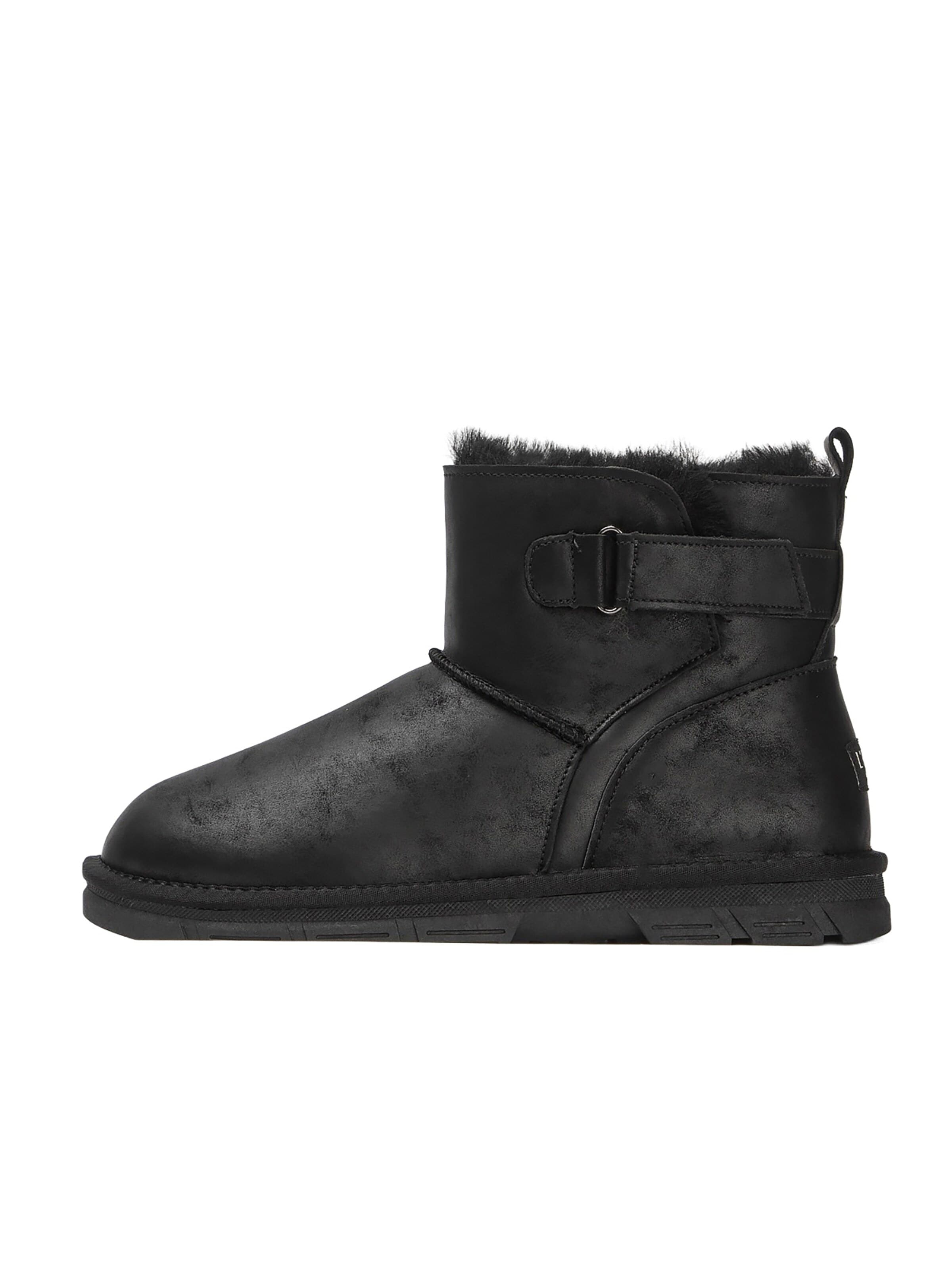L'Arte Milano Boot in Black: front