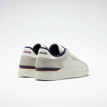 Sneaker low de la Reebok pe alb